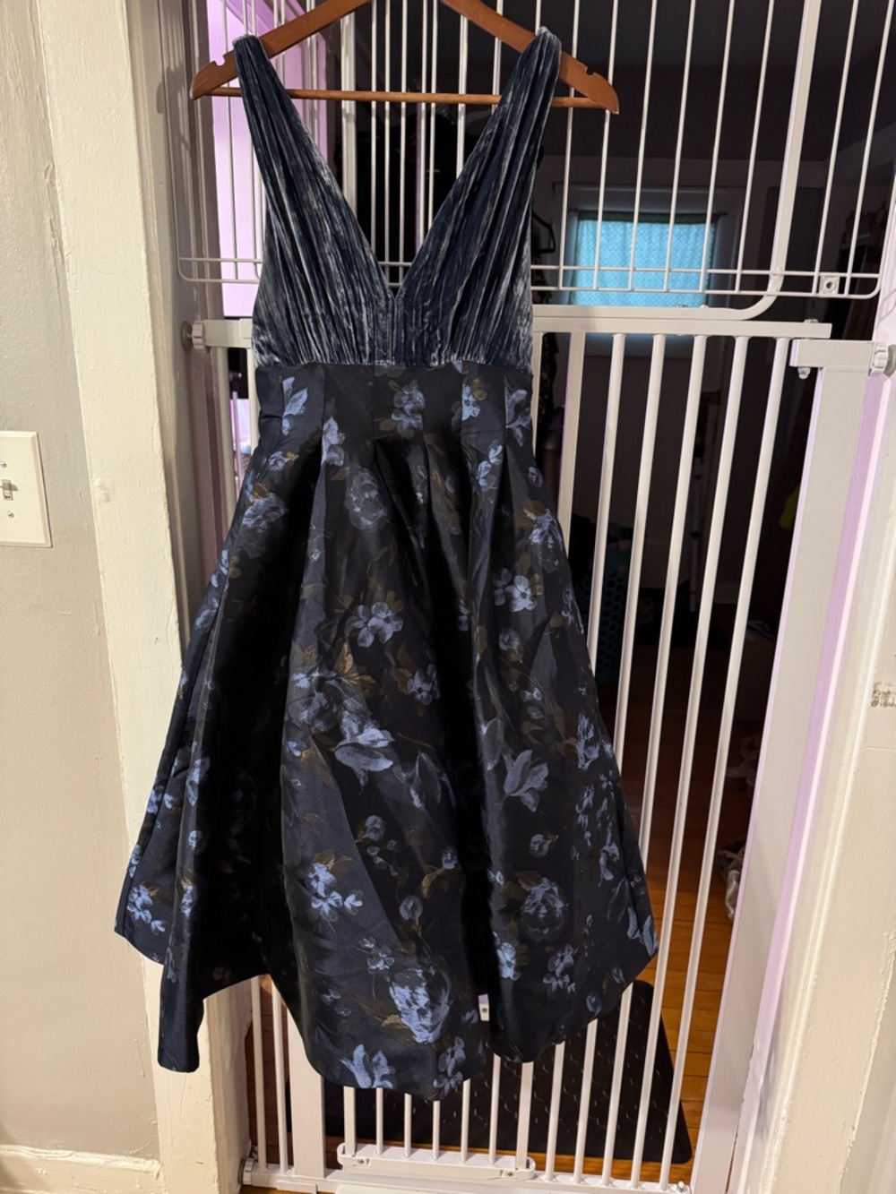 ✨ Anthropologie V-Neck Velvet Jacquard A-Line Midi Dress Sz 2P - Picture 5 of 9
